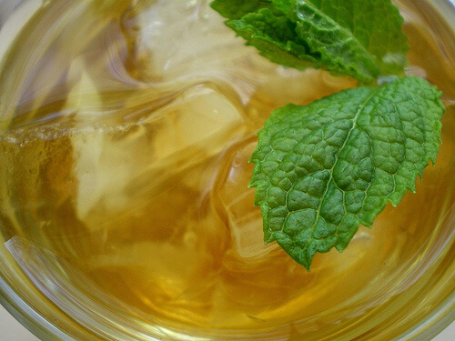Te med frisk mynte.