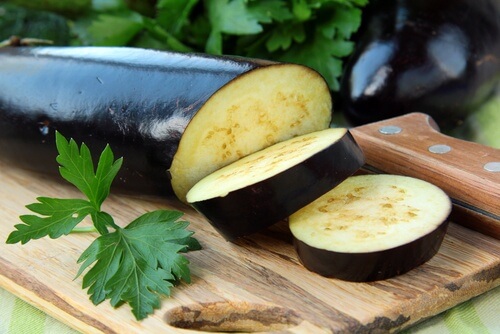 Vægttab med aubergine og citronvand Vægttab med aubergine og citronvand