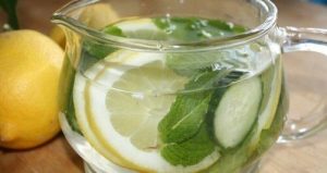 Oppustet mave? Drik disse fem juicer!