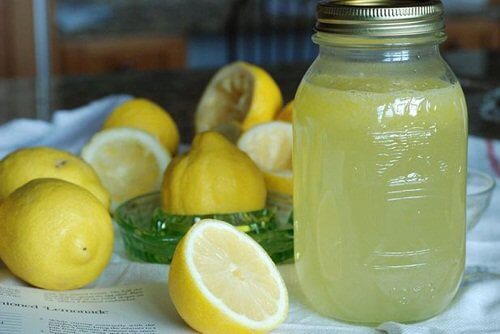 Du kan behandle ledsmerter med citronskaller