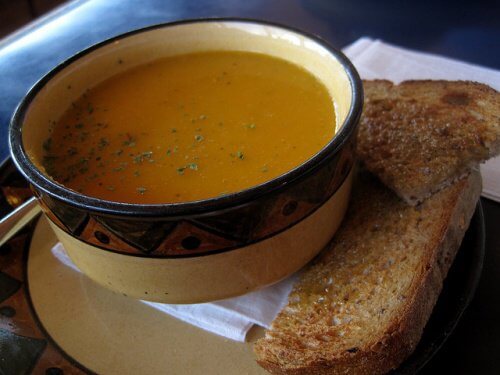 Cremet-gulerods-suppe