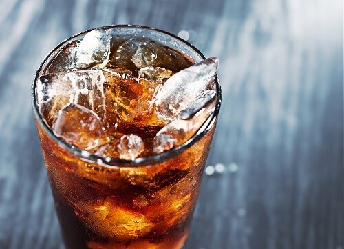 Det er ikke let at fjerne ledsmerter. Et sted at starte er ikke at indtage kemikalier, f.eks. fra cola