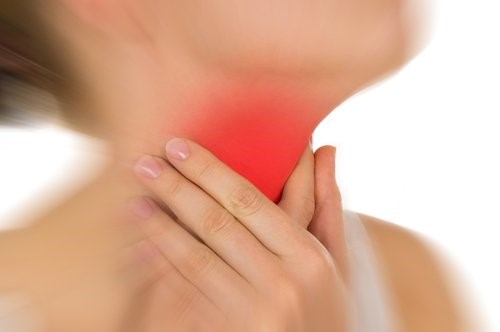 Tidlige kræftsymptomer viser sig i halsregionen som hoste og smerter