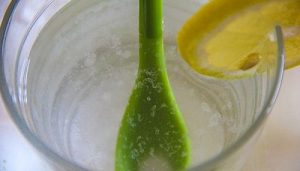 4 naturlige lægemidler med natron og citron, som du kan lave derhjemme
