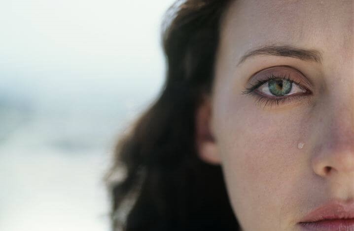 Du behøver ikke gå og vlre ked af det. Det er okay at græde det ud.