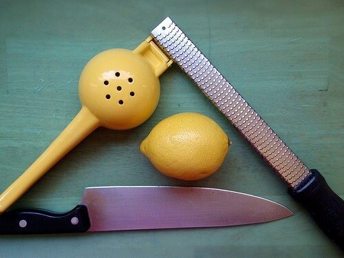 Citron og koekkenredskaber