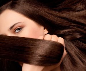 Prøv disse 5 tips og tricks til skinnende hår