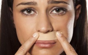 Overdreven hårvækst: Hvorfor opstår det og hvordan kan det fjernes?