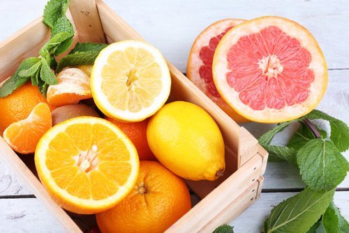 Citrusfrugter indeholder masser af vitaminer og mineraler