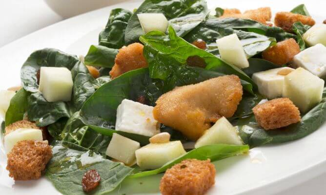 Spinat salat.