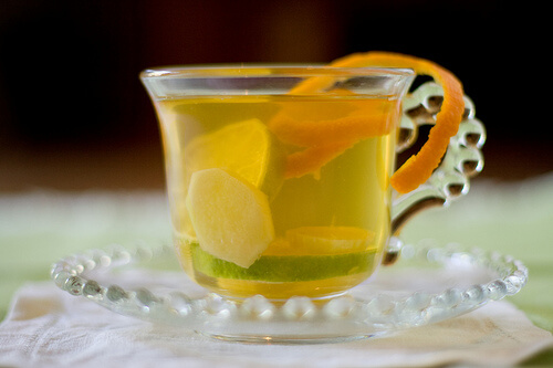 Te med appelsin og lime
