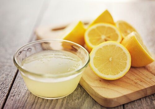 Citron og citronsaft er godt for blodomløbet, fordi det indeholder vitamin C