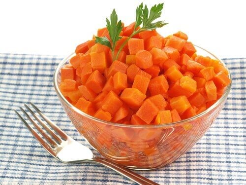 Kogte gulerødder kan gøre underværker når det kommer til at lindre ondt i halsen