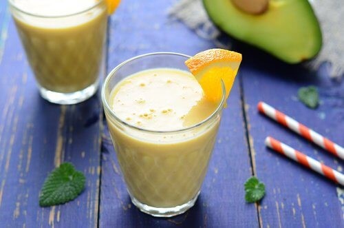 Naturlige smoothies til lys, sund hud