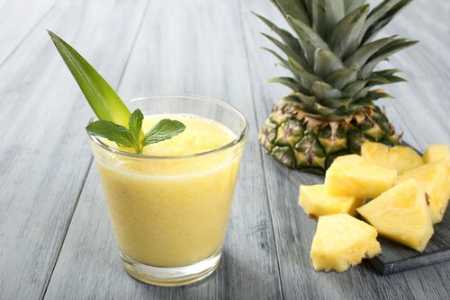 Ananas smoothie der kan slanke din mave