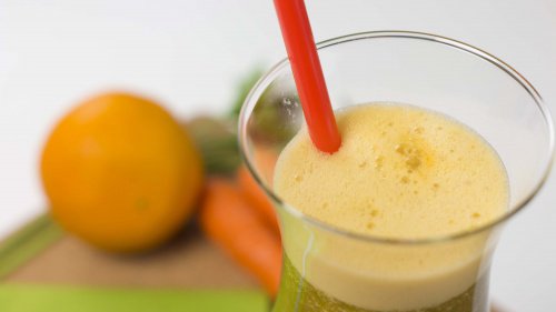 Gulerod, appelsin og persille juice til vægttab