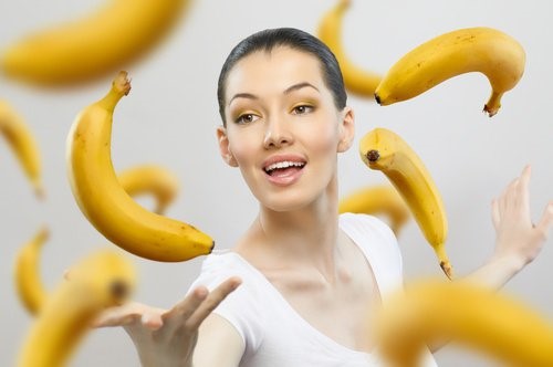 Kvinde med bananer