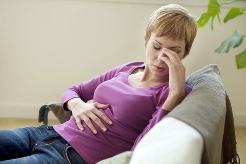 kvinde med colitis ulcerosa