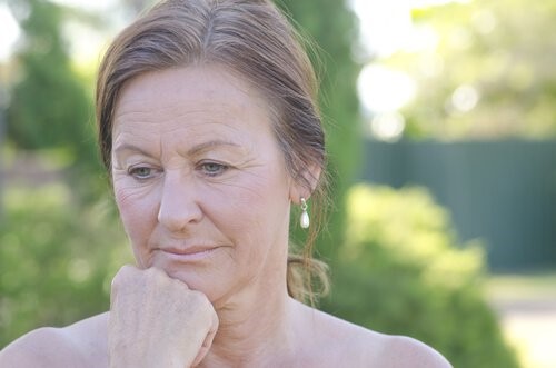 Kvinde i overgangsalderen