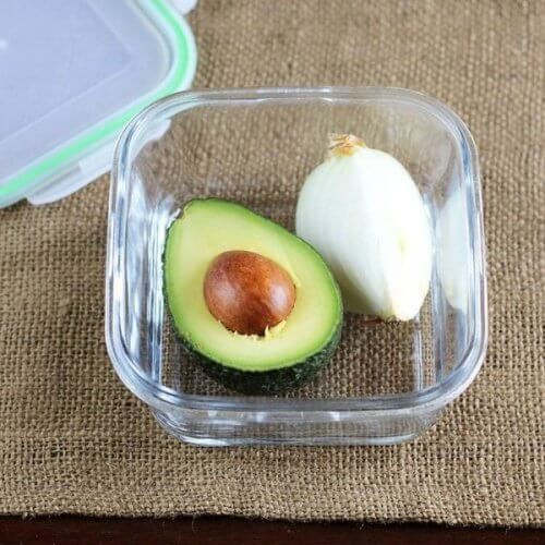 Halv avocado med loeg