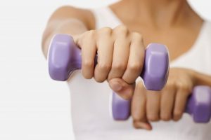 5 nemme øvelser der giver fastere bryster