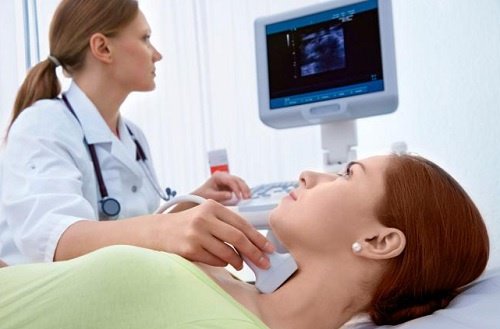 Ubehag i halsen kan være et tegn på problemer med din skjoldbruskkirtel