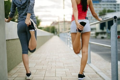 Kvinder dyrker motion