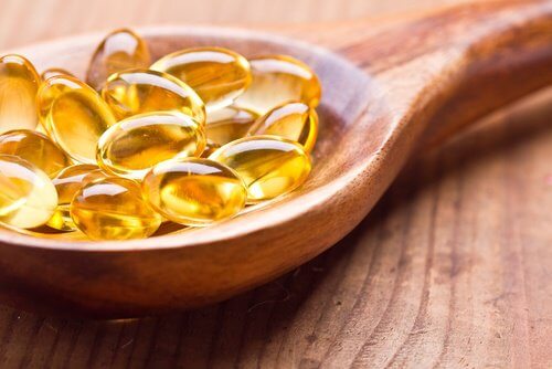 Du kan bruge e-vitamin mod tørre hænder og neglebånd