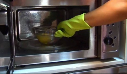 Citronjuice i en mikroovn