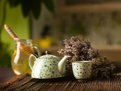 Varmt vand med honning