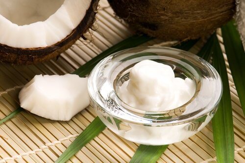 Lav en hjemmebehandling mod ar med kokosolie