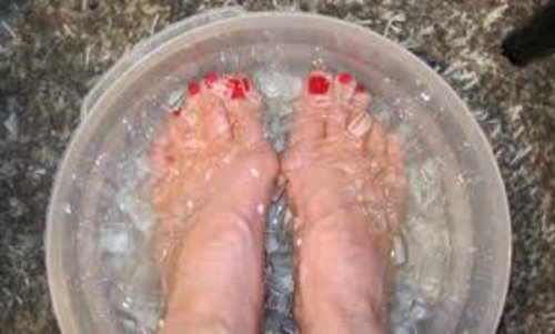 Isvand til fødderne: Derfor bør du prøve det