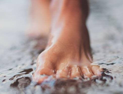 Isvand til fødderne har mange gavnlige virkninger på dit helbred