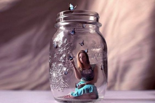 Kvinde i et glas