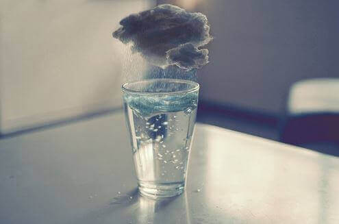 Et glas med vand