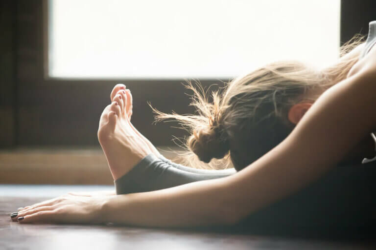 5 yogastillinger der reducerer angst og stress