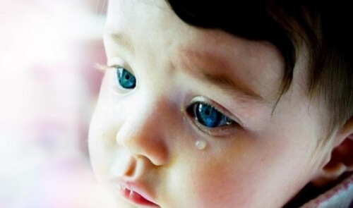 Tårer kommer i forskellige typer og indeholder forskellige stoffer alt efter hvilke følelser man oplever mens man græder.