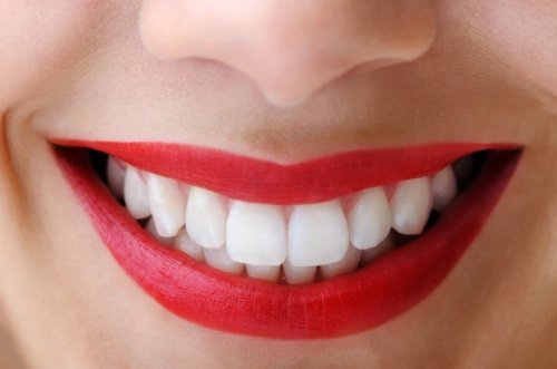 9 gode råd til naturlig og effektiv tandsundhed