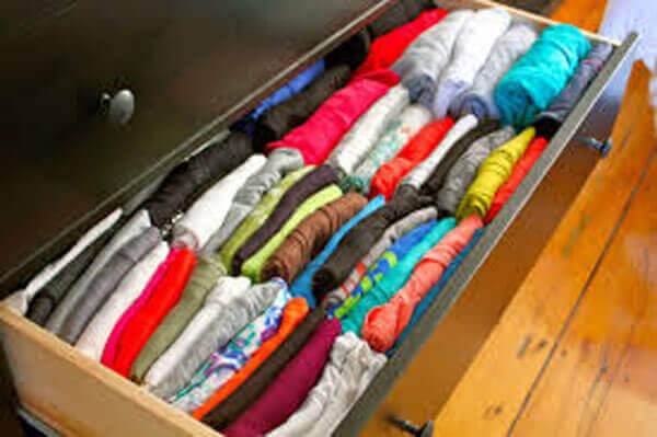 Toej foldet i en skuffe