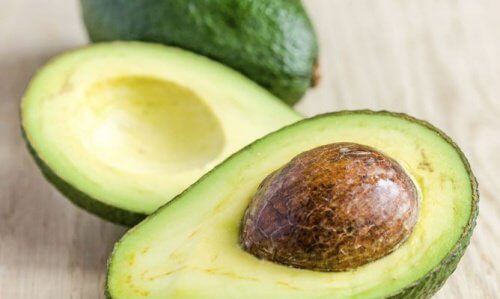 Avocado er en af de ingredienser der har virkelig gavnlig virkning på tørt hår