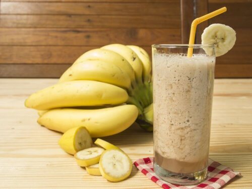 Denne banan/yoghurt-smoothie kan hjælpe din fordøjelse på vej.
