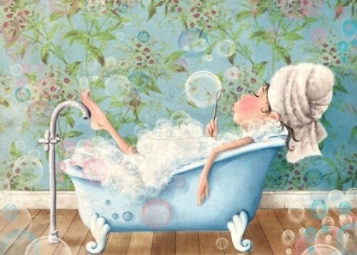 Pige i et badekar