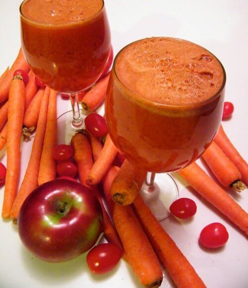 Smoothie med groentsager og frugt - gulerods smoothies