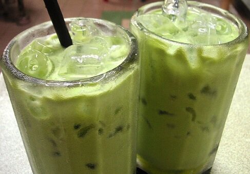 Avocado lime smoothies