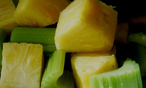 Ananas og selleri - at spise ananas