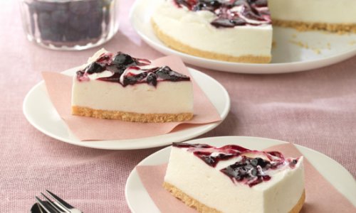 Sådan laver man cheesecake med blåbær