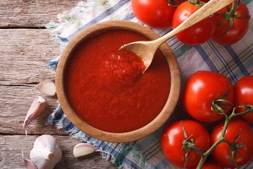 Hjemmelavet tomatsauce med antioxidanter og anticancer egenskaber