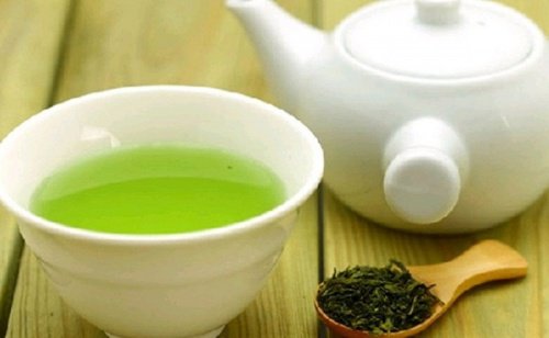 Grøn te er en af de anti-inflammatoriske madvarer.