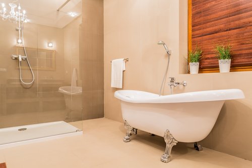 De enkle feng shui principper paa badevaerelset.