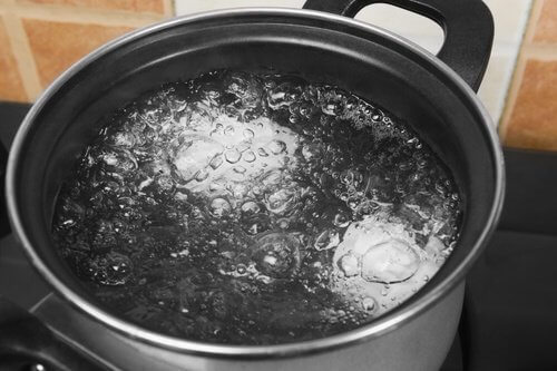 Hvornår man skal førstehjælp til forbrændinger og hvornår man skal tage på hospitalet.